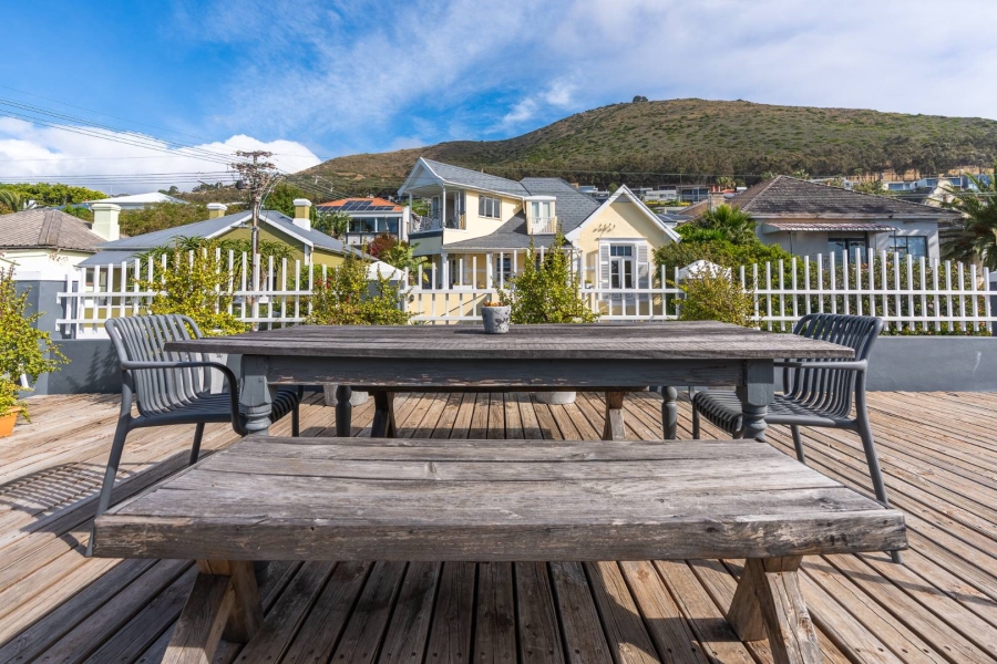 2 Bedroom Property for Sale in Green Point Western Cape